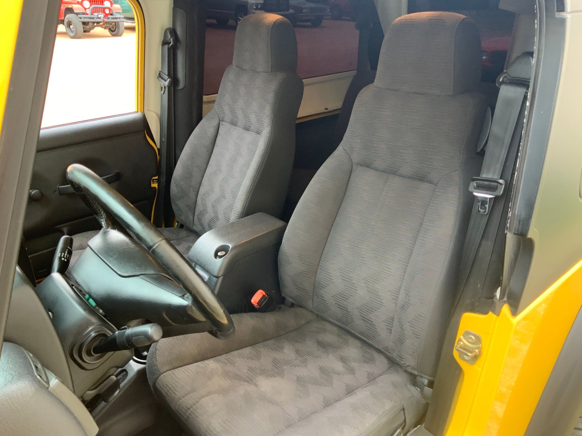 2004 Jeep Wrangler - Image 12