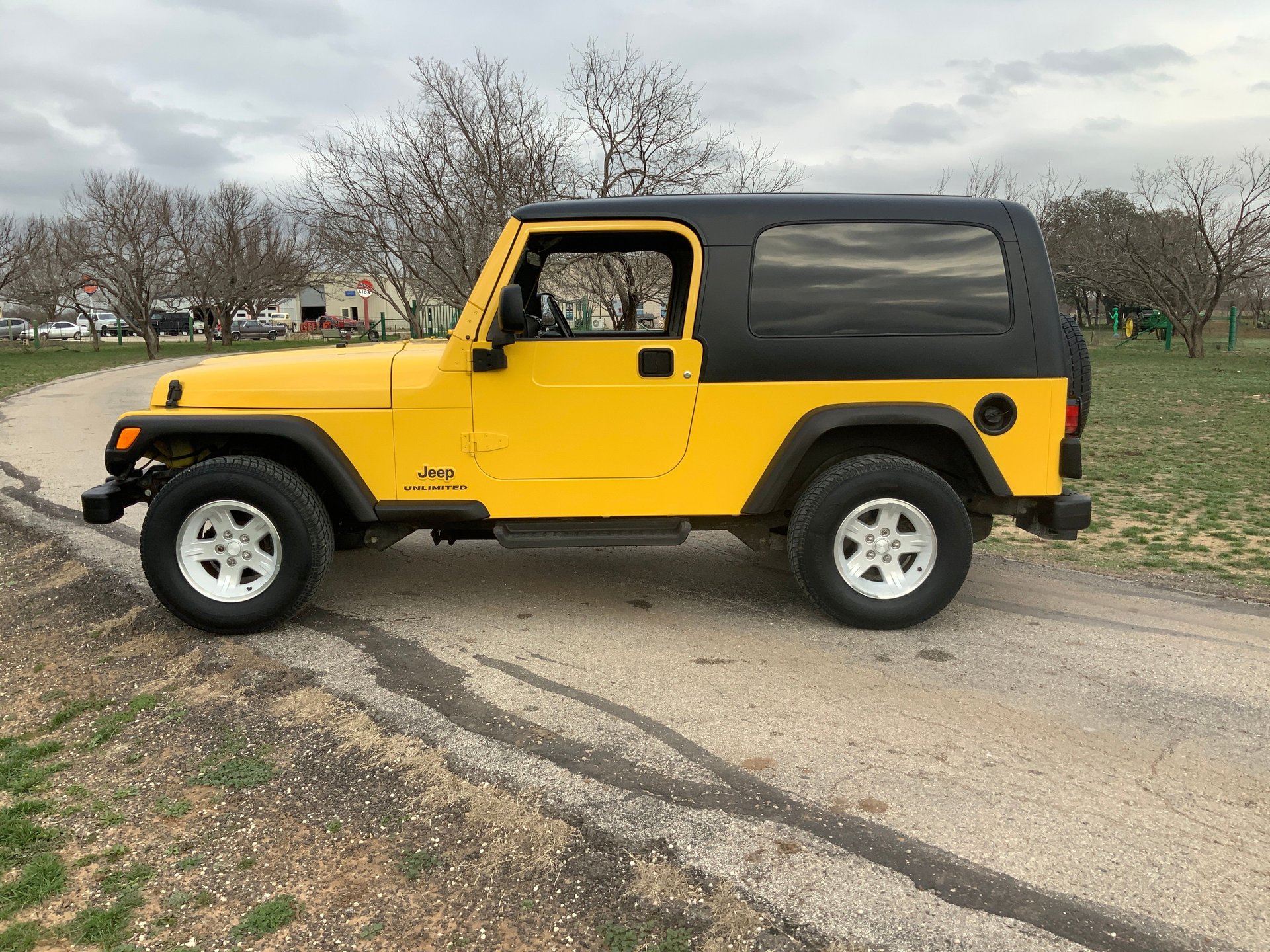 2004 Jeep Wrangler - Image 3