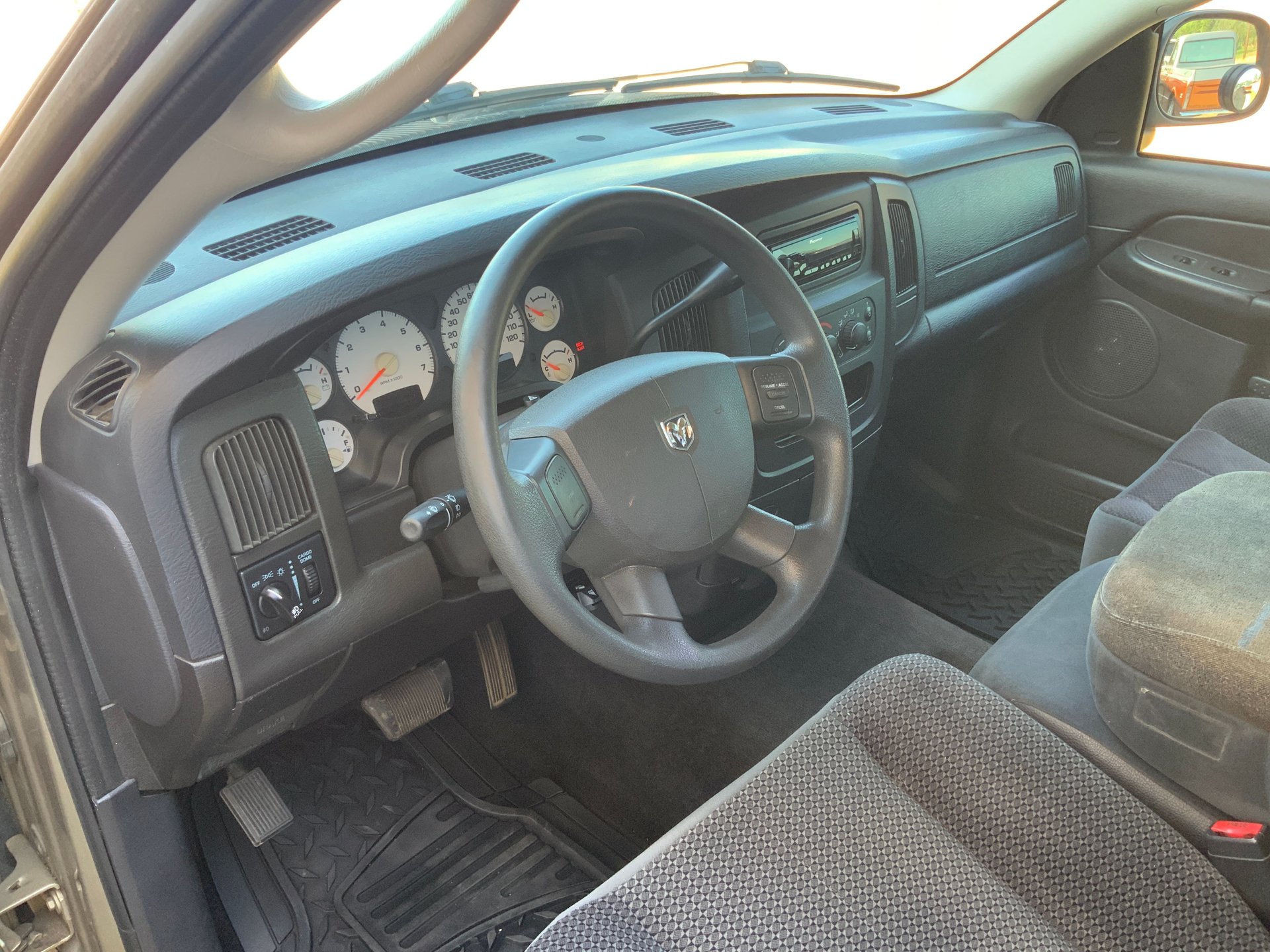 2005 Dodge RAM 1500 RT - Image 12