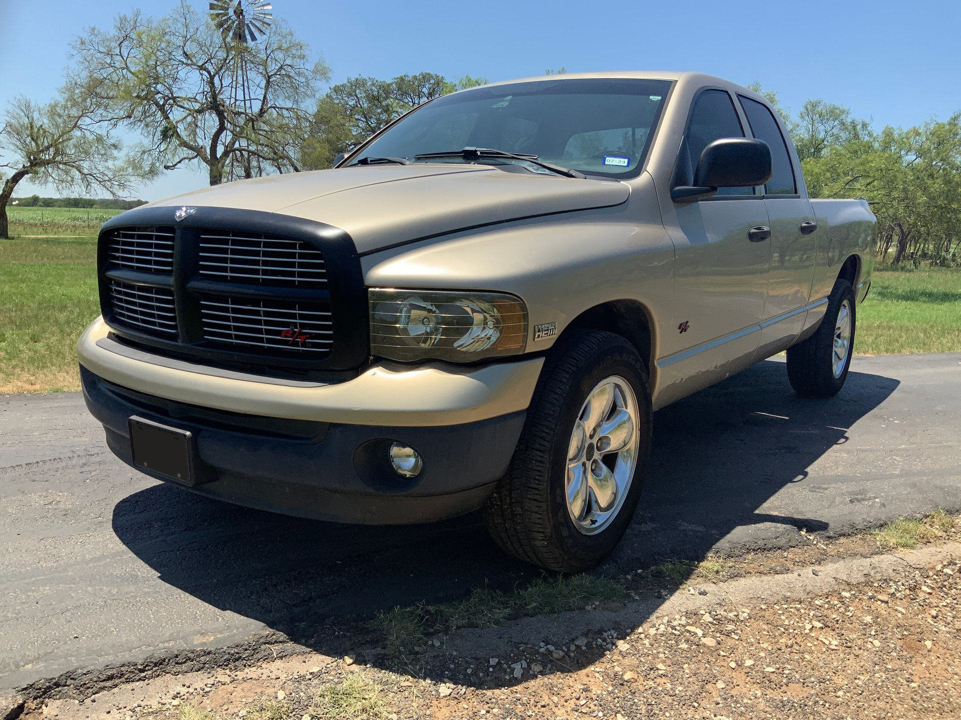 2005 Dodge RAM 1500 RT - Image 2