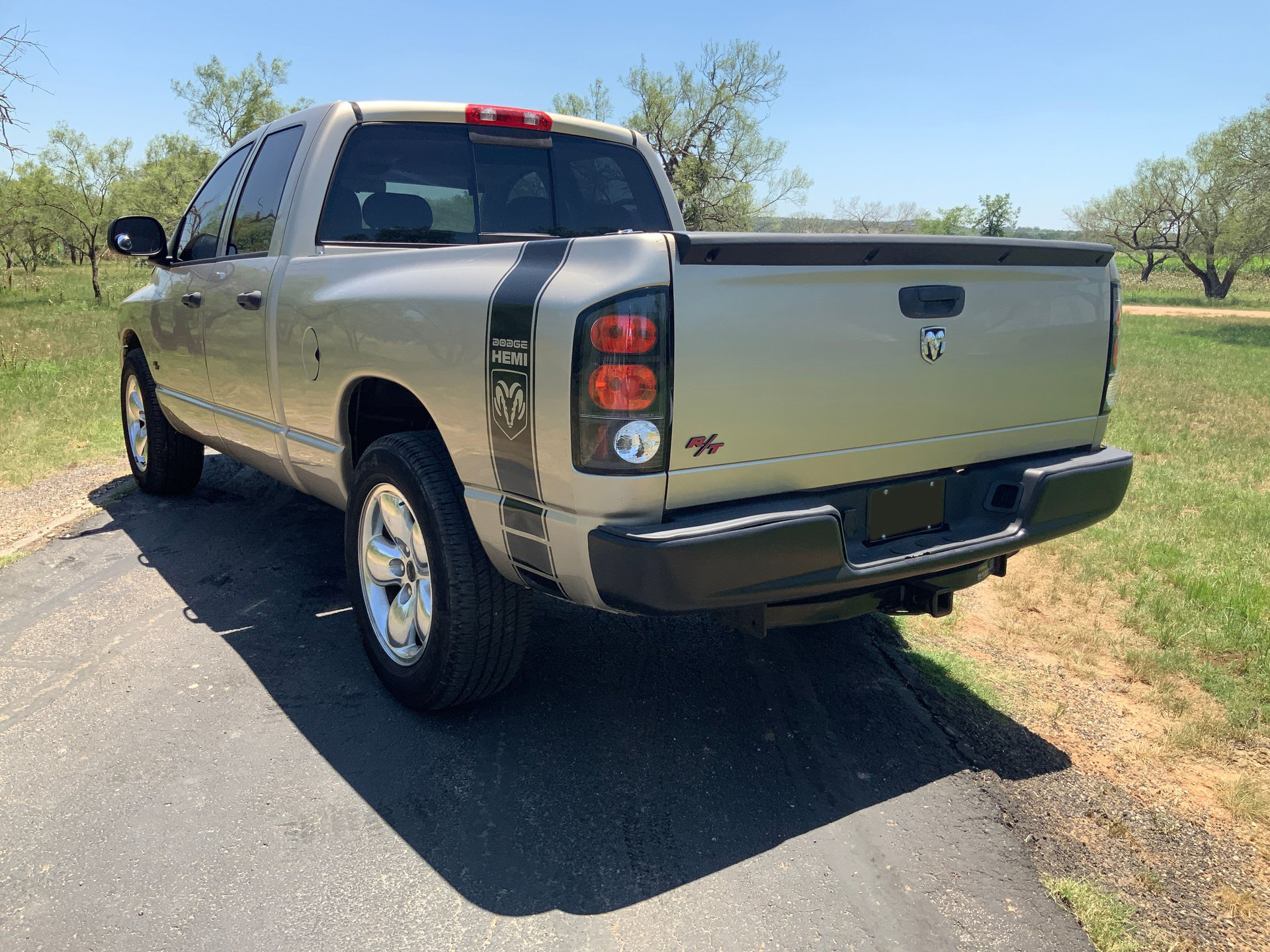 2005 Dodge RAM 1500 RT - Image 4