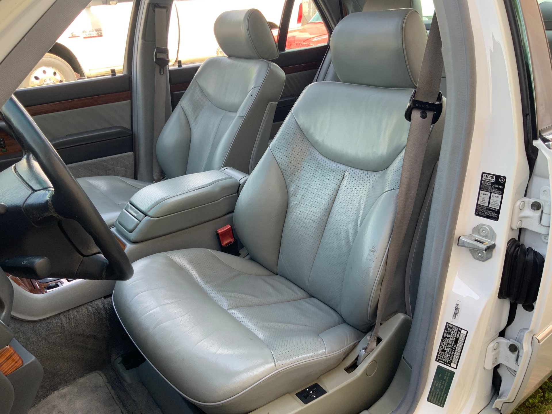 1993 Mercedes-Benz 400SEL - Image 11