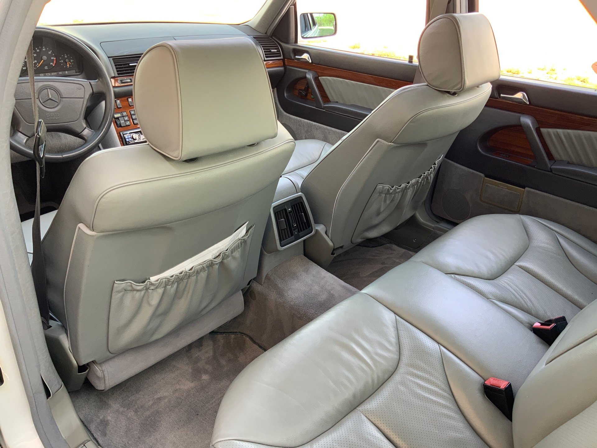 1993 Mercedes-Benz 400SEL - Image 17