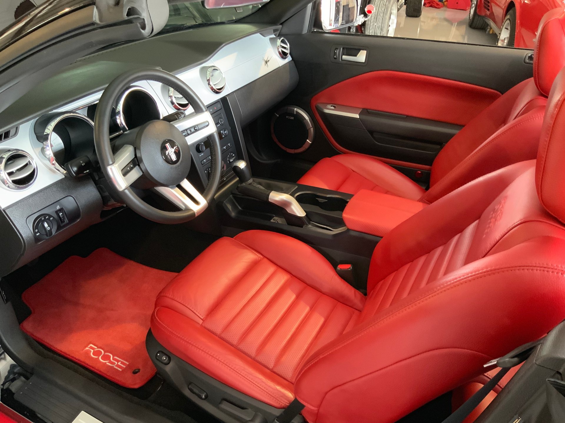 2006 Ford Mustang - Image 10