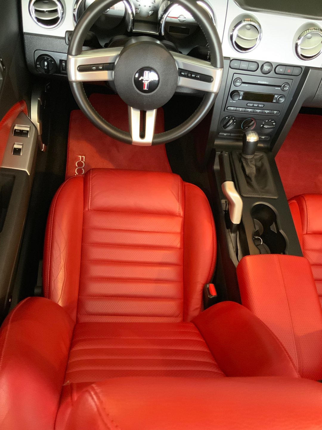 2006 Ford Mustang - Image 11