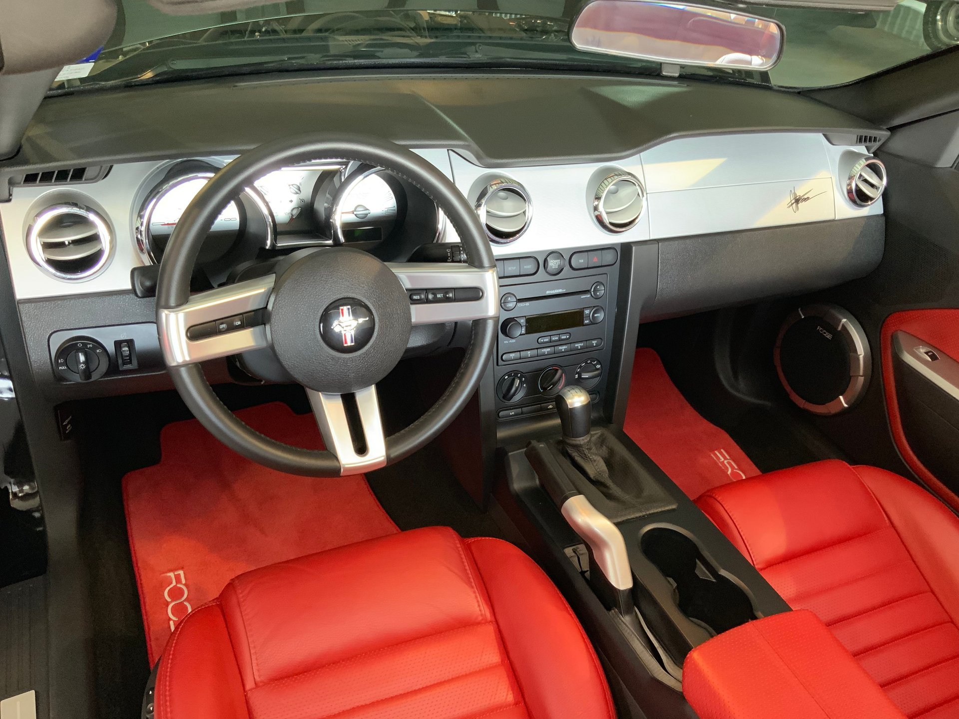 2006 Ford Mustang - Image 14