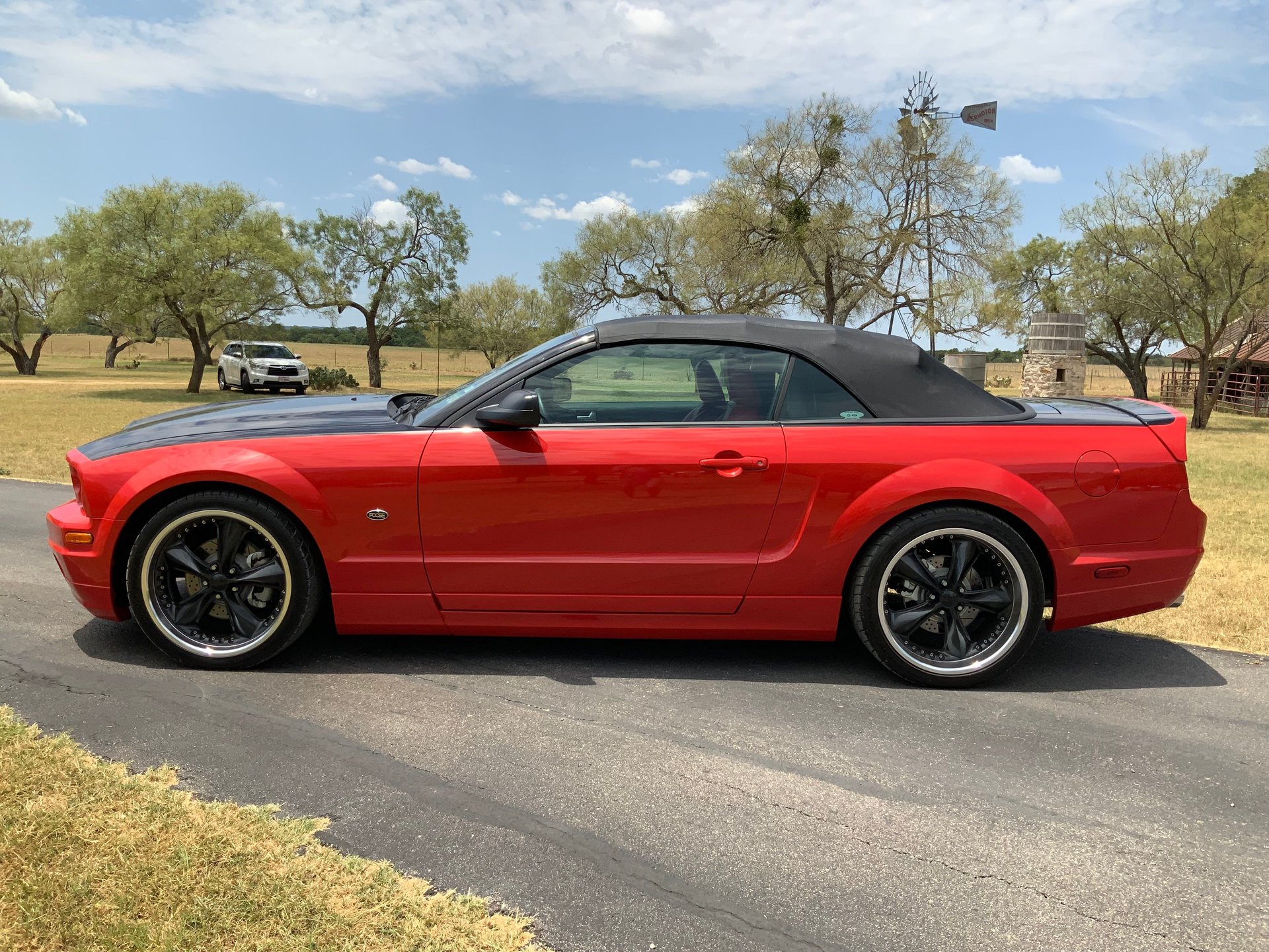 2006 Ford Mustang - Image 2