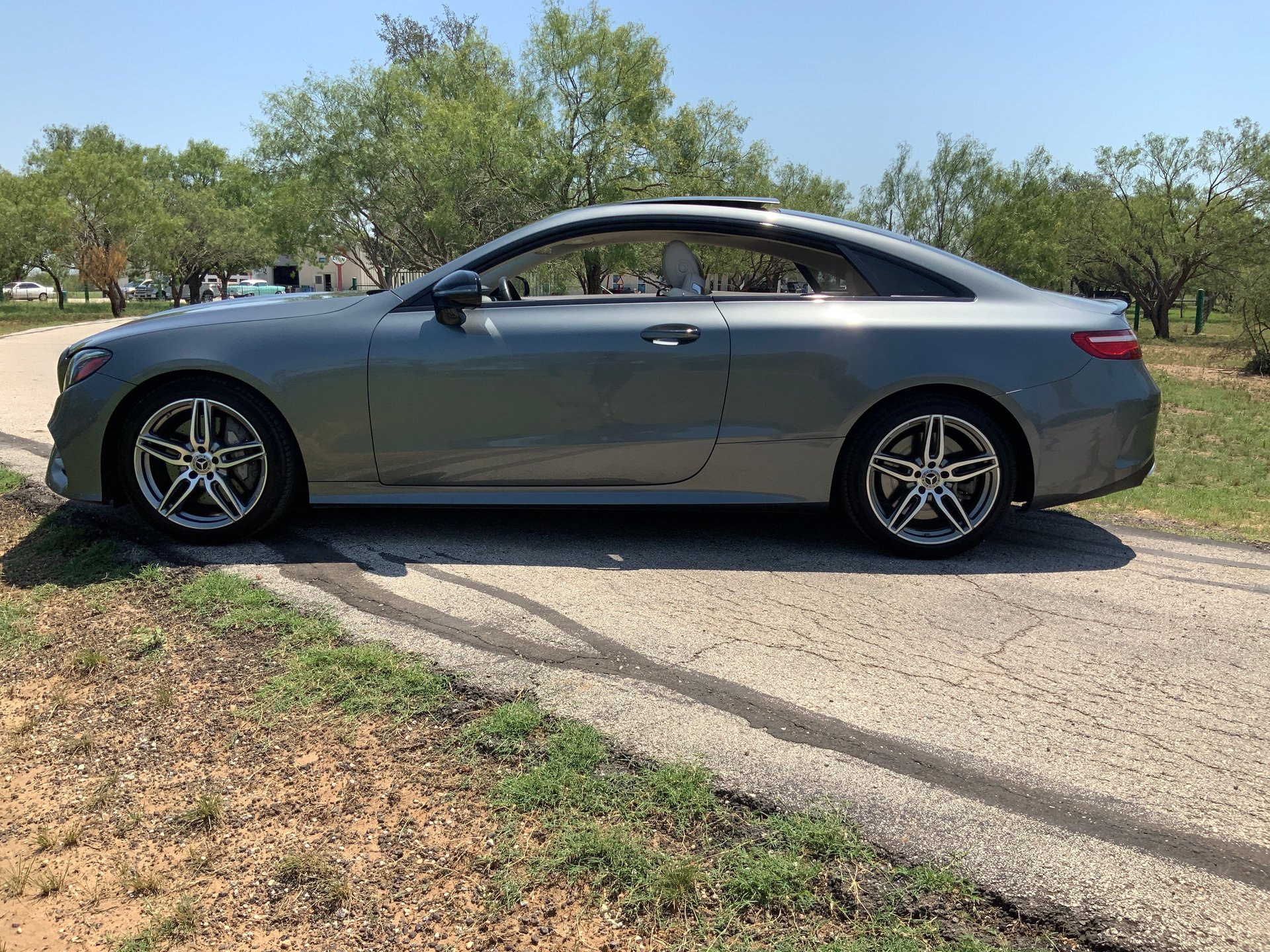 2018 Mercedes-Benz E400 - Image 3