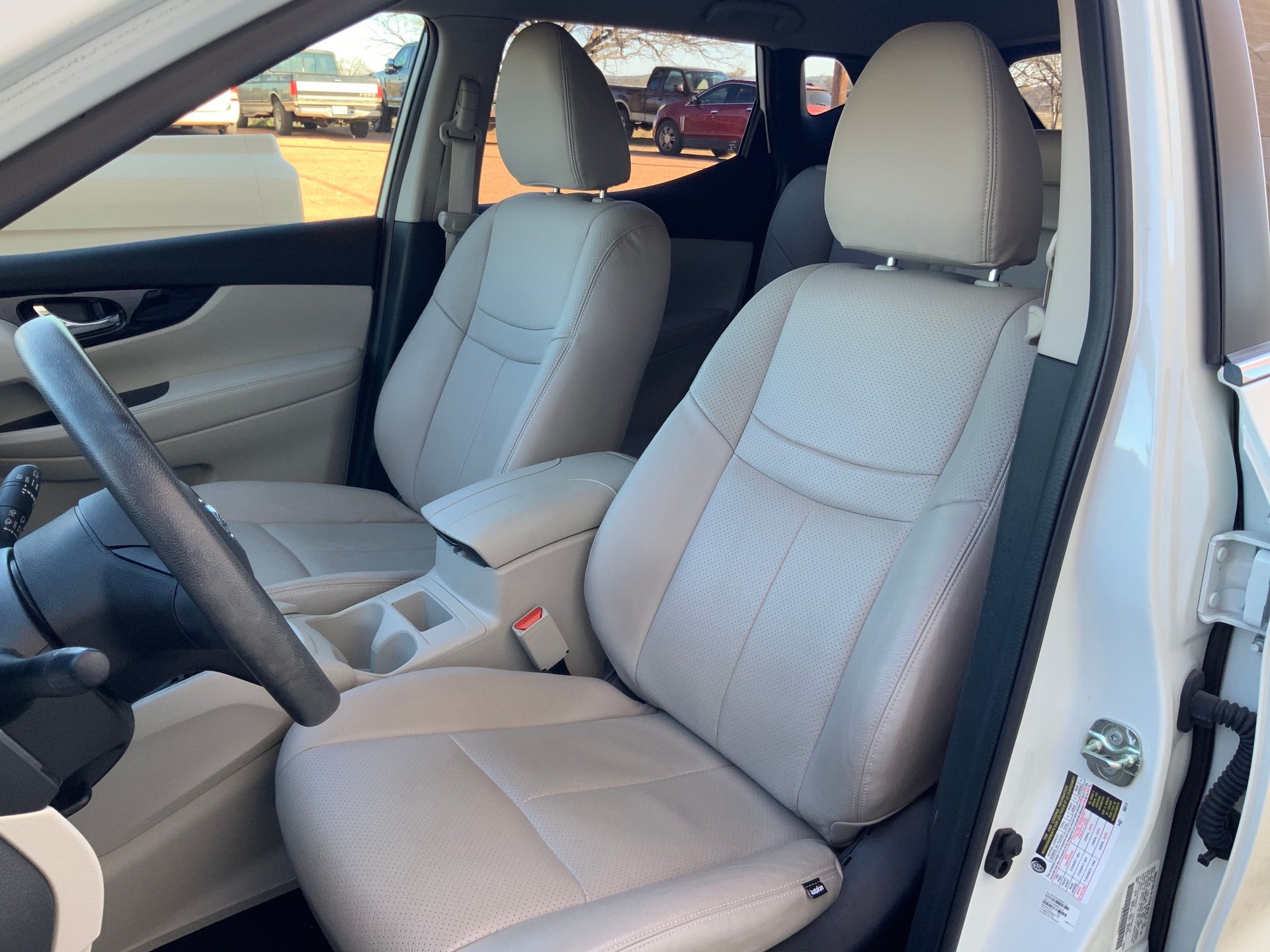2018 Nissan Rogue - Image 9