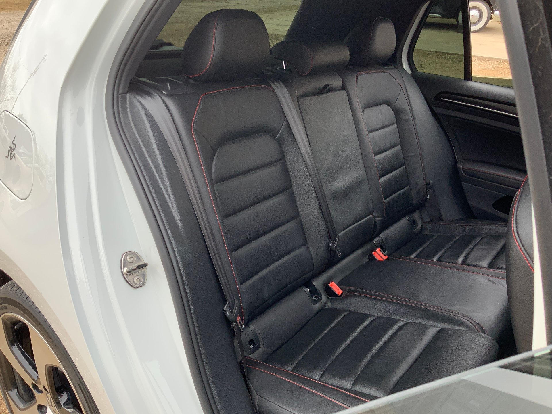 2016 Volkswagen Golf GTI - Image 10