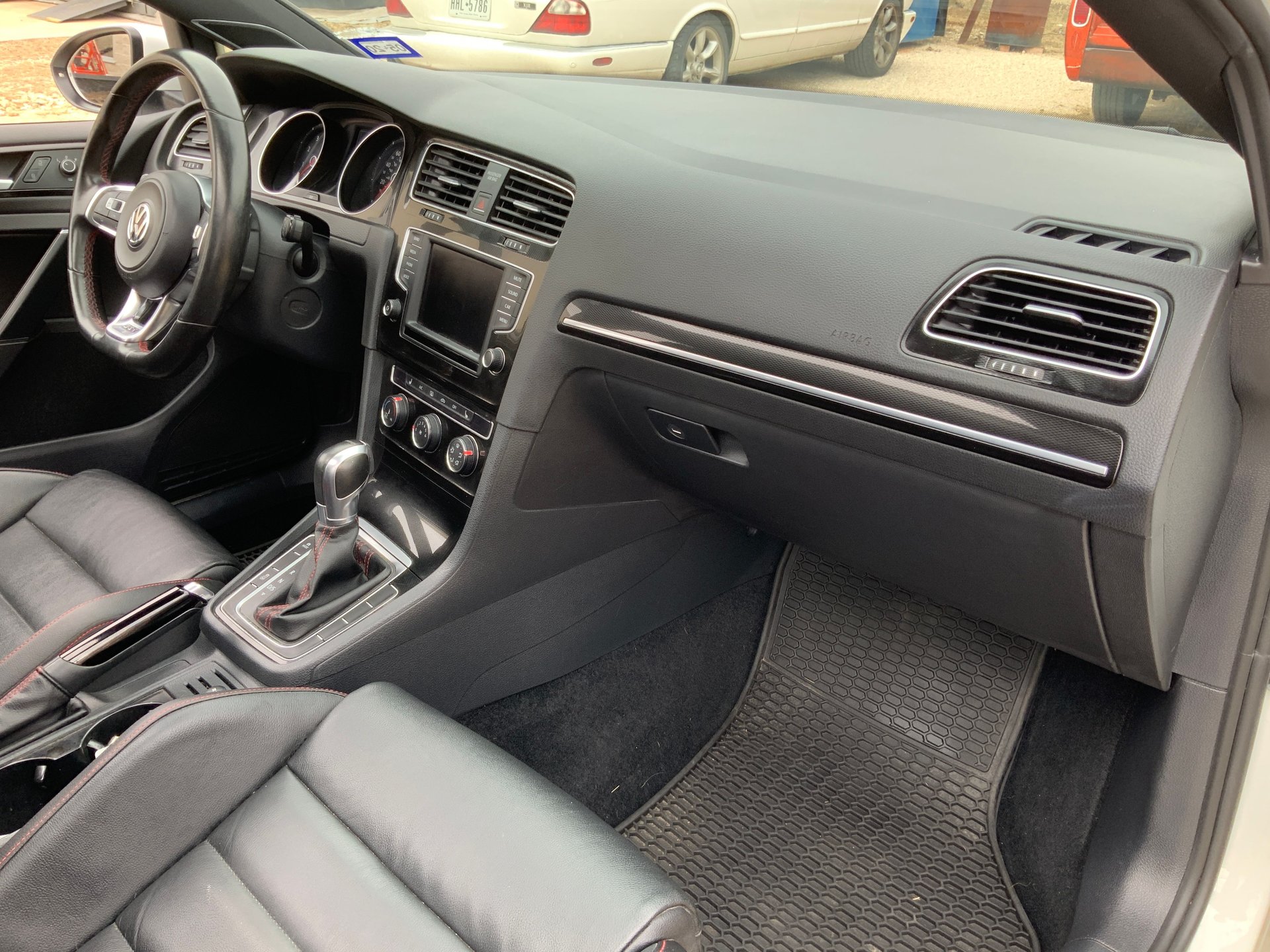2016 Volkswagen Golf GTI - Image 12