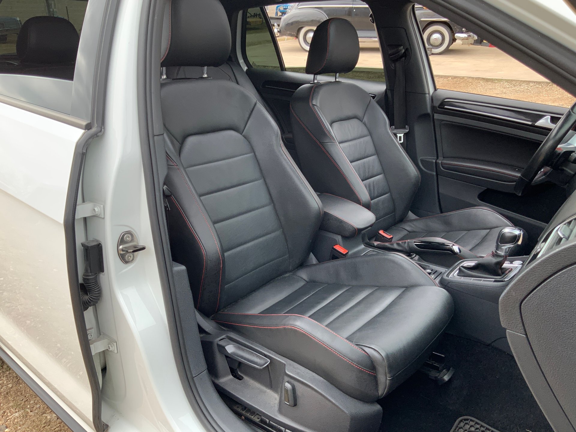 2016 Volkswagen Golf GTI - Image 9