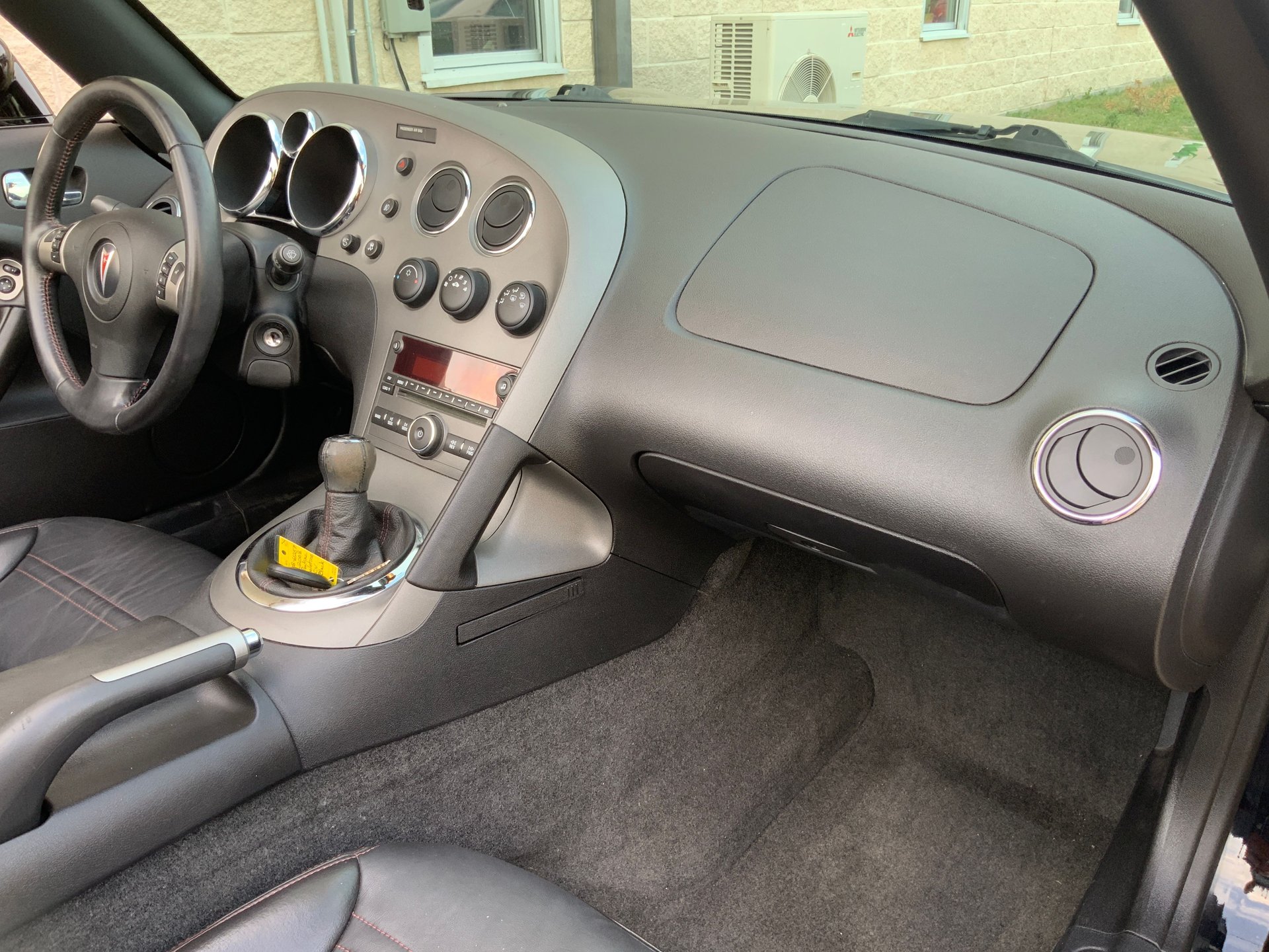 2008 Pontiac Solstice - Image 13