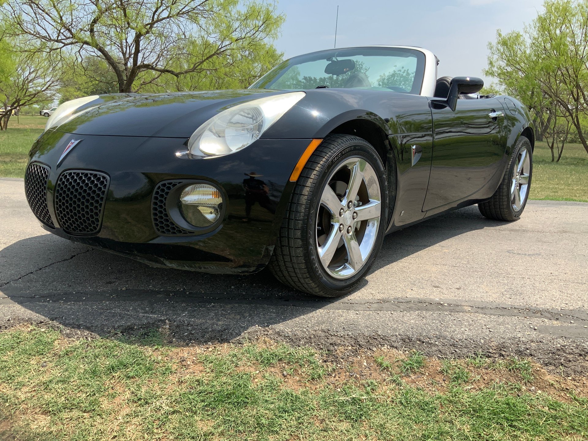 2008 Pontiac Solstice - Image 2