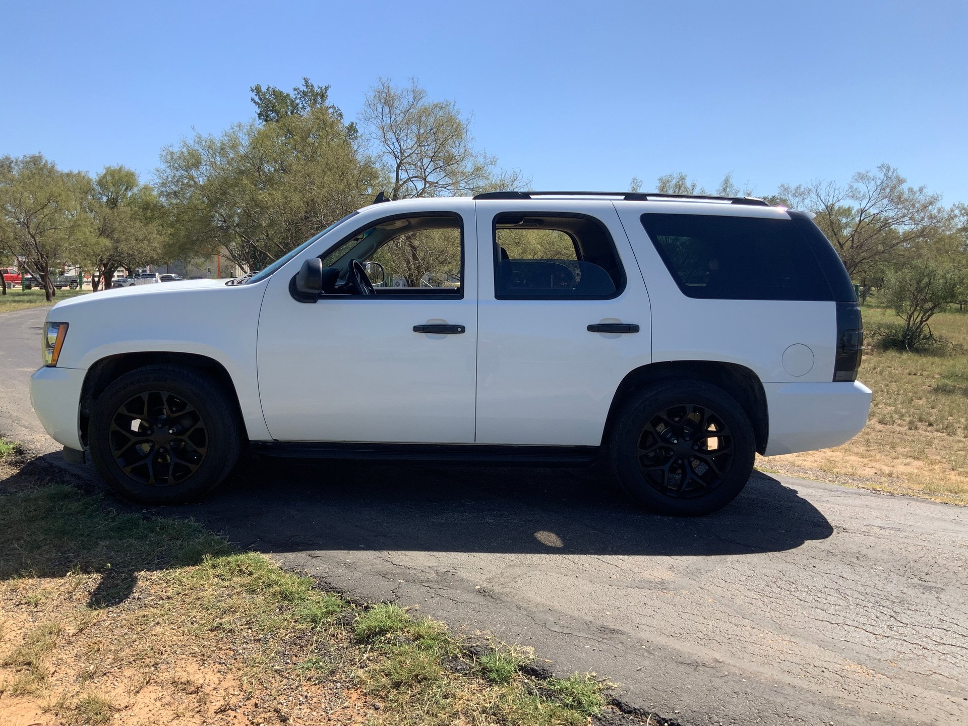 2008 Chevrolet Tahoe - Image 2