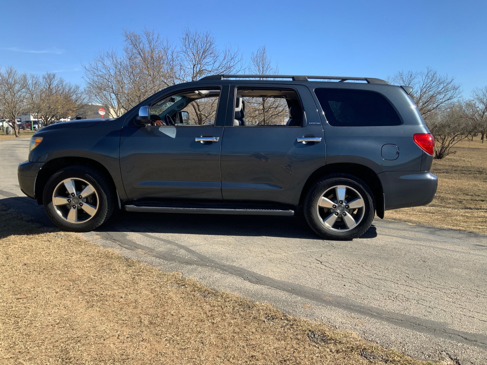 2008 Toyota Sequoia - Image 2