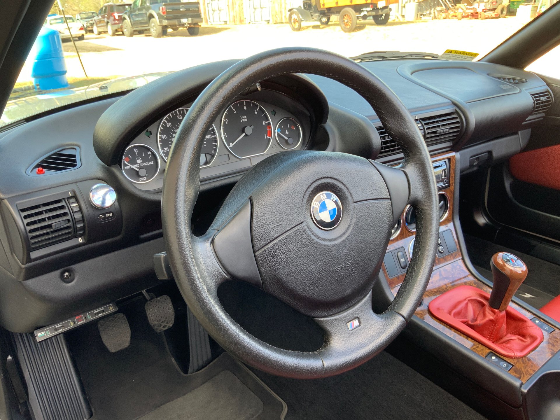 2000 BMW Z3 - Image 12