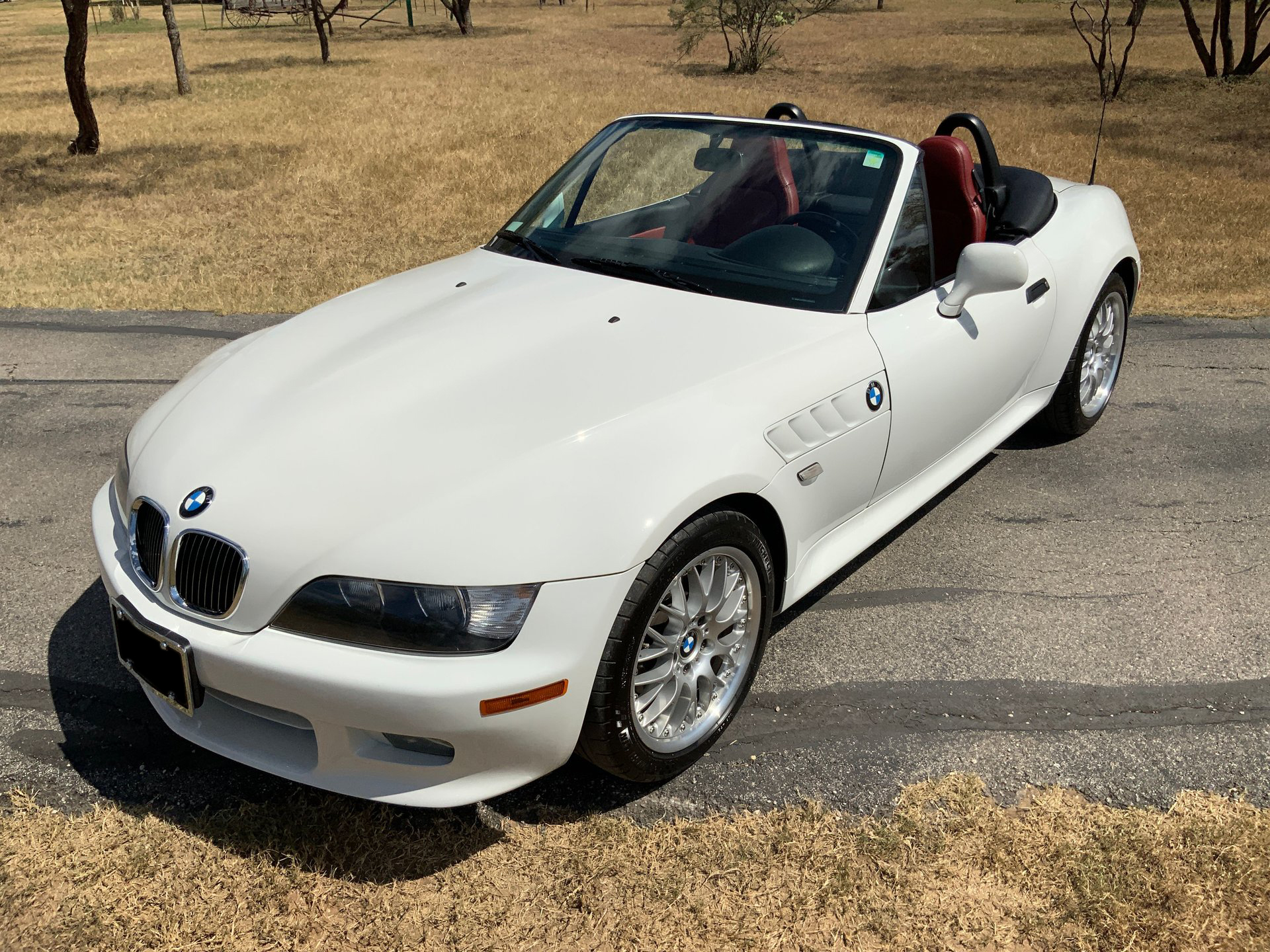 2000 BMW Z3 - Image 2
